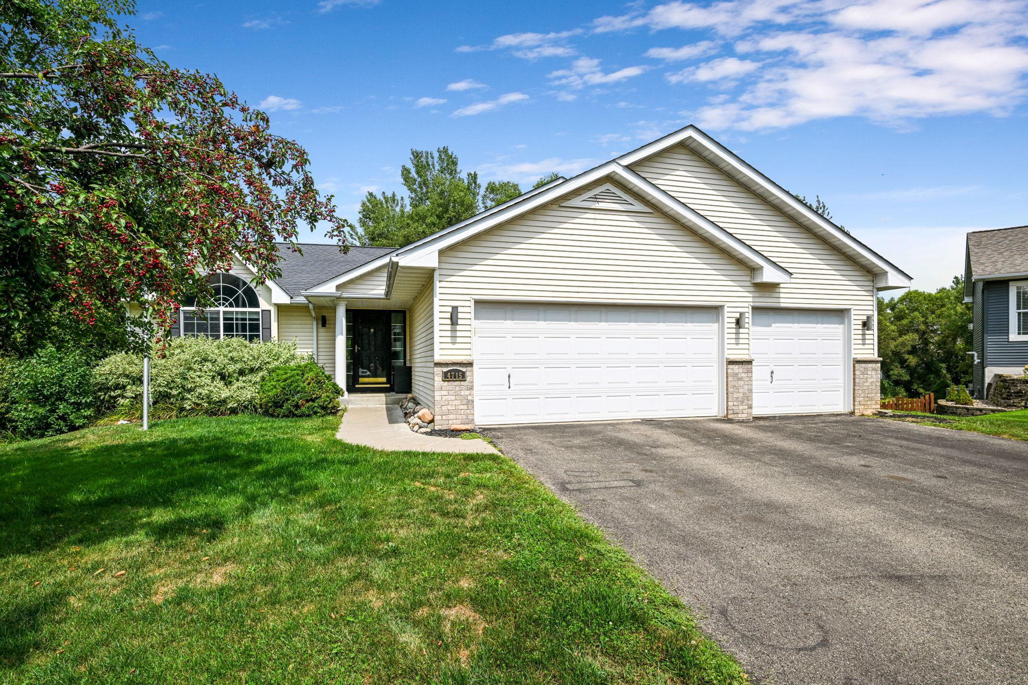 1-web-or-mls-4715 190th St W 001Full.jpg