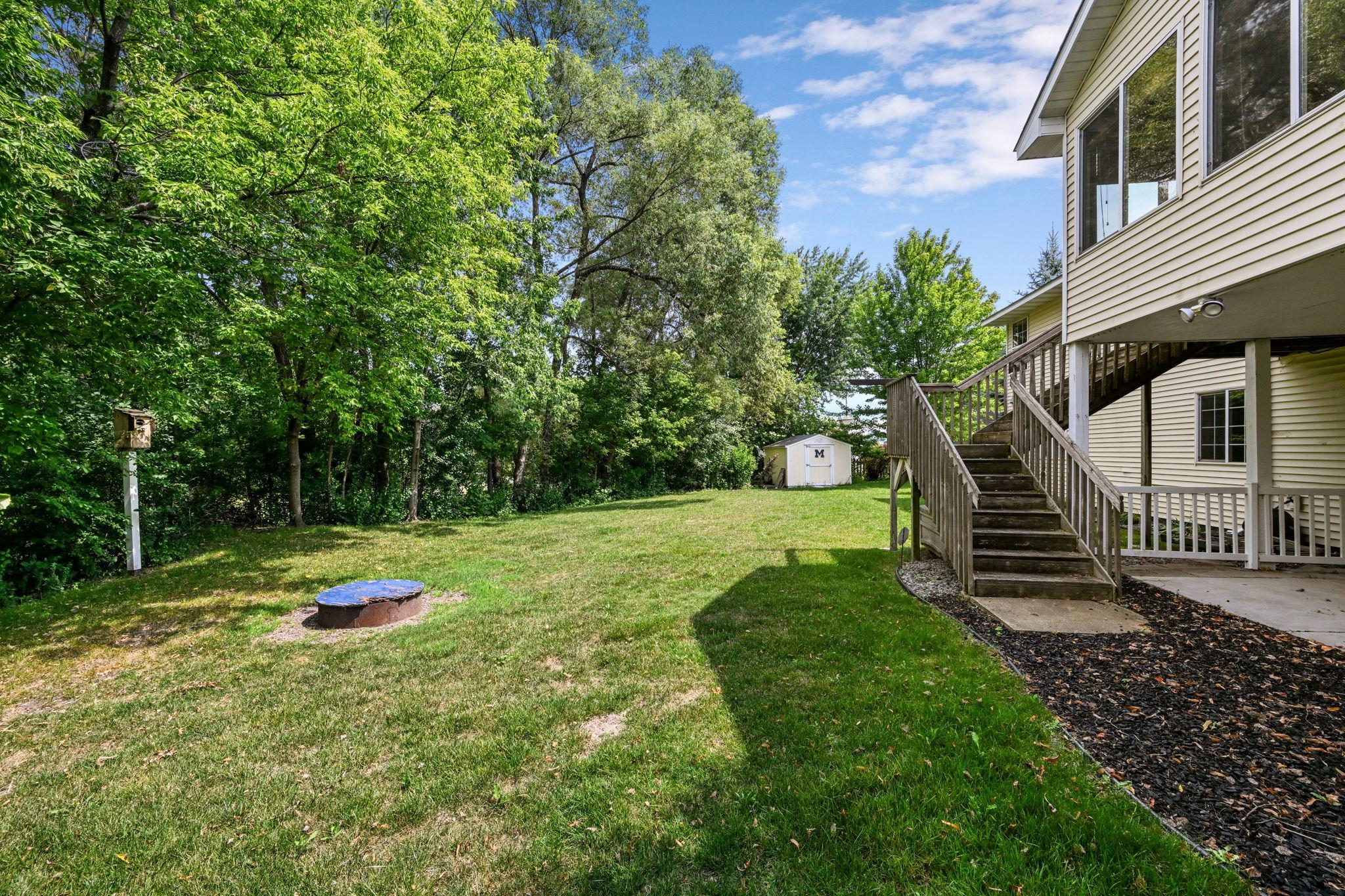 31-web-or-mls-4715 190th St W 031Full.jpg