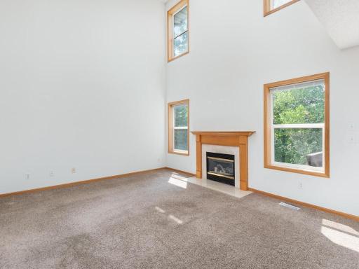 9004 Marsh Run Street, Rockford, MN 55373