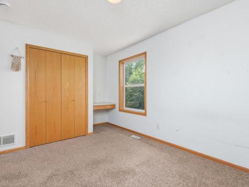 9004 Marsh Run Street, Rockford, MN 55373