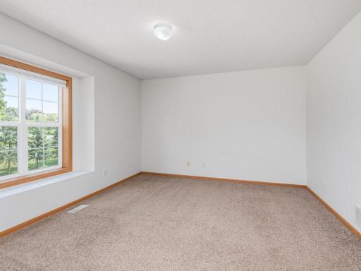 9004 Marsh Run Street, Rockford, MN 55373