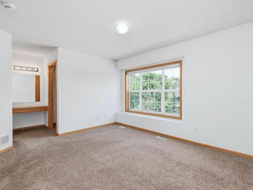 9004 Marsh Run Street, Rockford, MN 55373