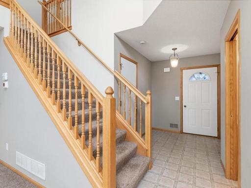9004 Marsh Run Street, Rockford, MN 55373