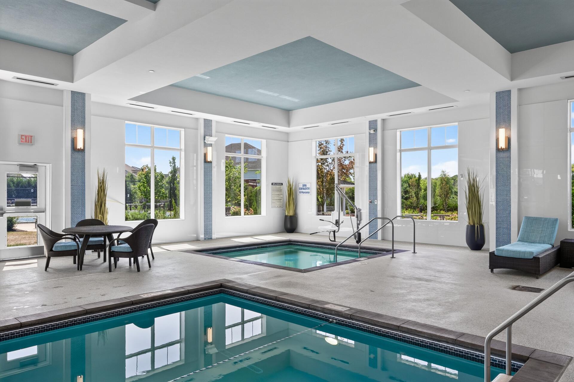 Indoor pool & hotub