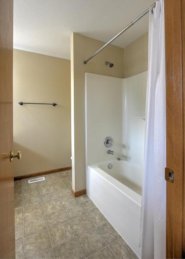 717 Park Brook Road NW, Isanti, MN 55040