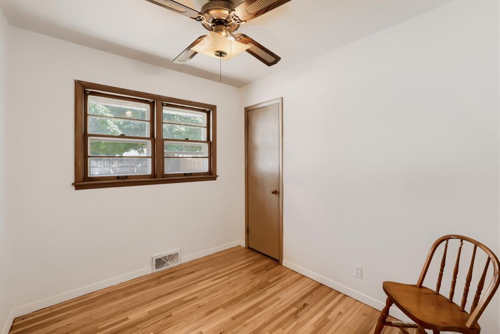Bedroom with ceiling fan