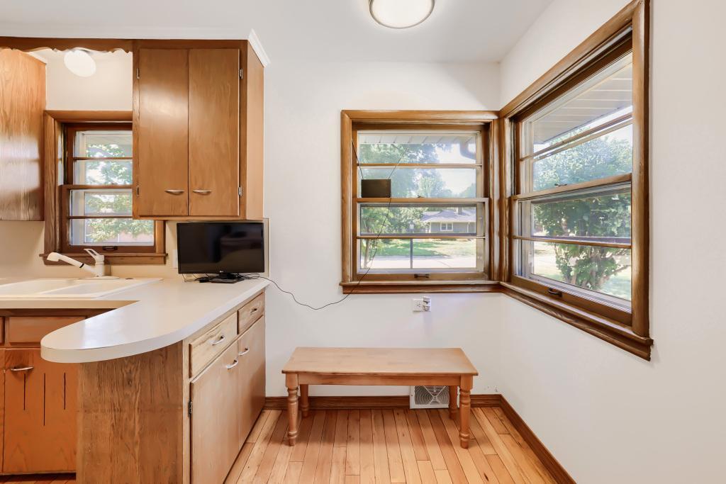 Breakfast area in kitchen