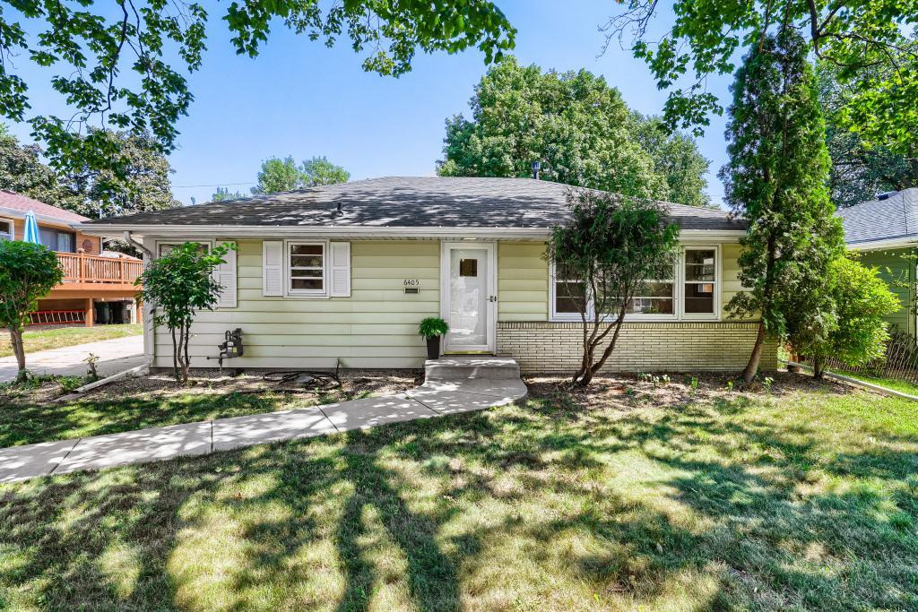 Nice 3 bedroom, 1 bath rambler in prime Richfield location. Impressive 4 car garage is rare at this price point.