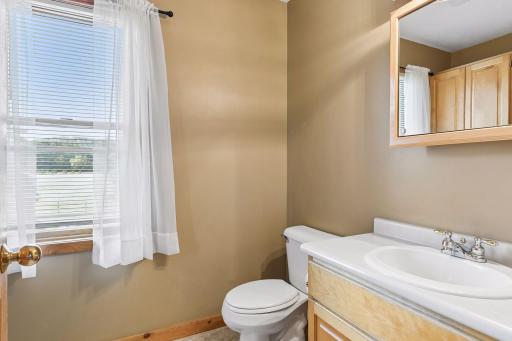 Upper-level 3/4 bath
