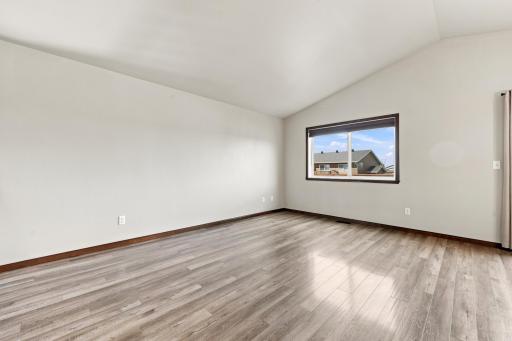 3316 MAPLE LEAF Loop S, Fargo, ND 58104