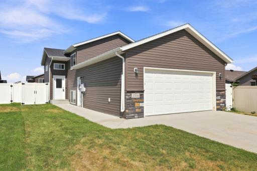 Photo for 3316 MAPLE LEAF Loop S, Fargo, ND 58104 - listing #7124852 3316 MAPLE LEAF Loop S, Fargo, ND 58104