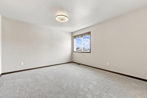 3316 MAPLE LEAF Loop S, Fargo, ND 58104