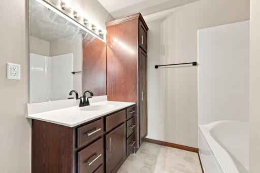 3316 MAPLE LEAF Loop S, Fargo, ND 58104