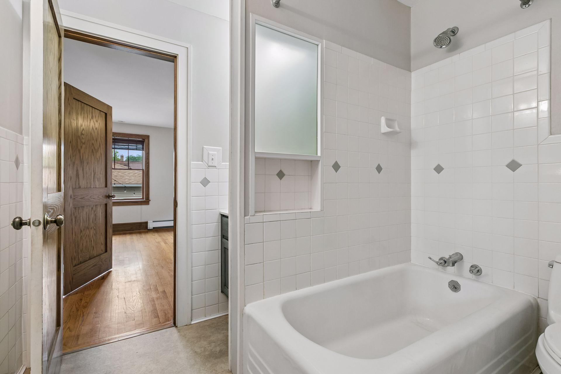 2043 Berkeley Avenue, Saint Paul, MN 55105