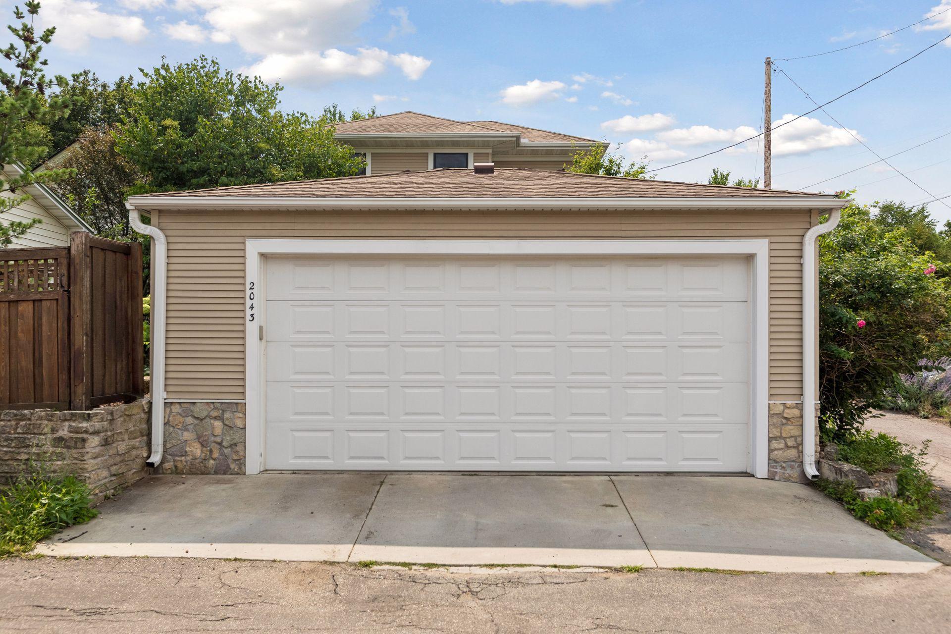 2043 Berkeley Avenue, Saint Paul, MN 55105