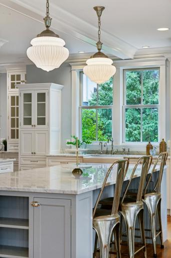 Kitchen island seating and pendant lighting