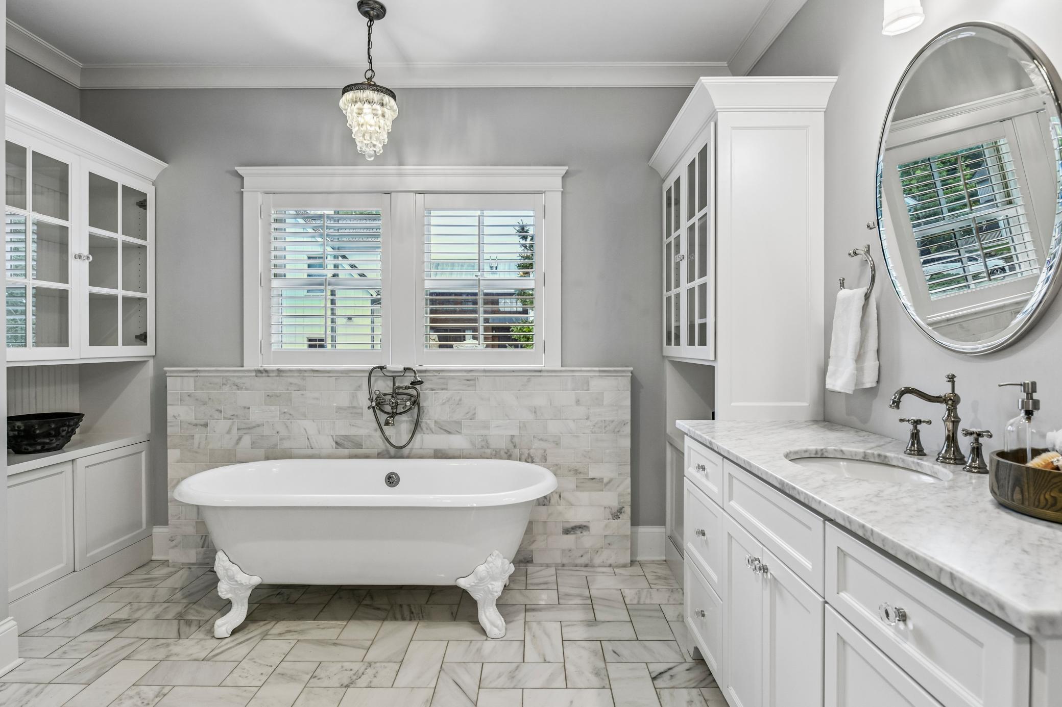 Clawfoot soaking tub