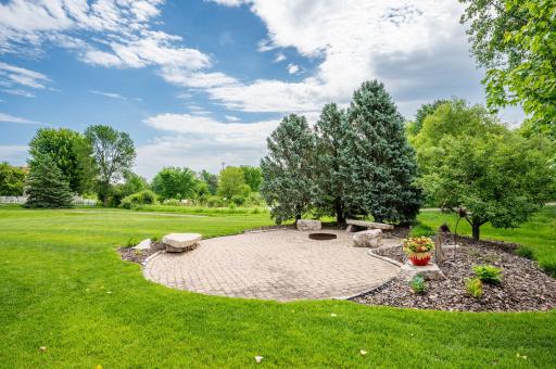 6786 Yellowstone Lane N, Maple Grove, MN 55311