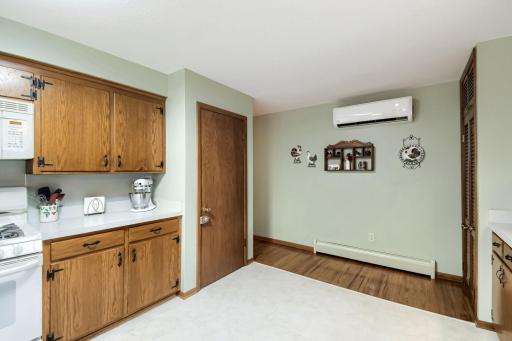 6907 46th Ave N - Web Quality - 013 - 13 Kitchen.jpg