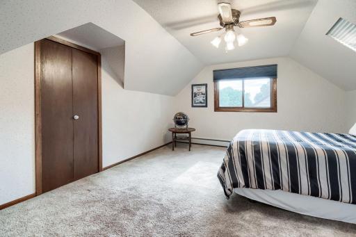 6907 46th Ave N - Web Quality - 020 - 20 Primary Bedroom.jpg