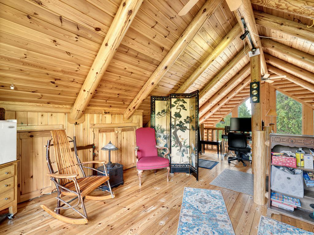 15 - Loft.jpg
