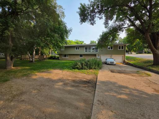 401 1st Avenue SE, Pelican Rapids, MN 56572
