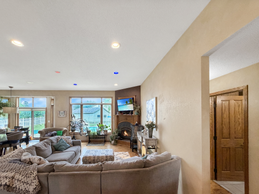 1910 Temminck Rd, Saint Cloud, MN 56301