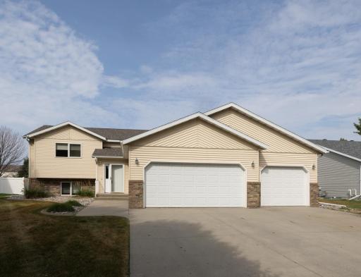 Photo for 3609 Westmoor Boulevard, Moorhead, MN 56560 - listing #7124930 3609 Westmoor Boulevard, Moorhead, MN 56560
