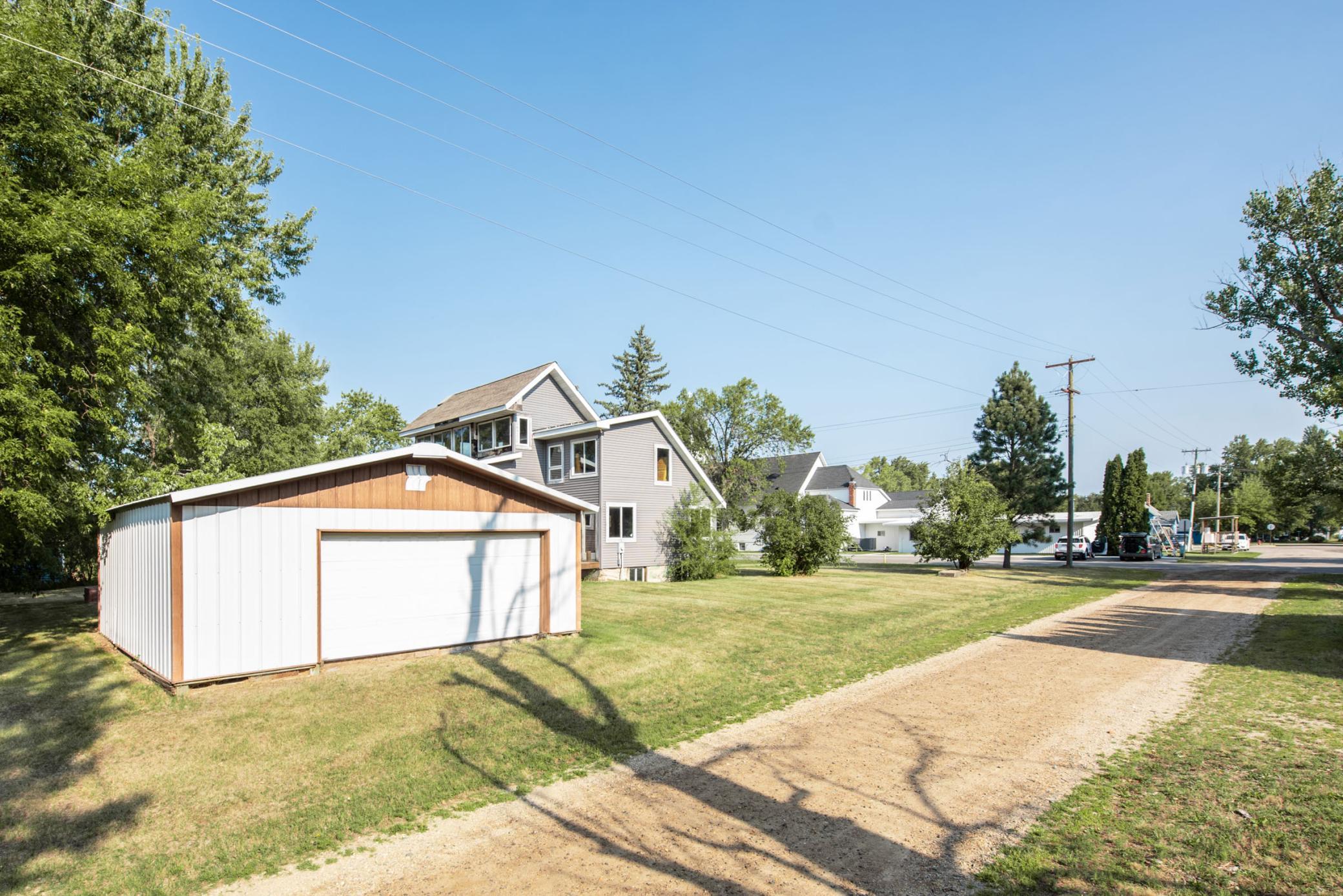 221 E Lake St - Parkers Prairie