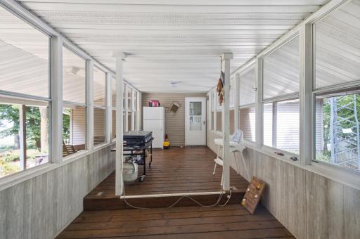 Three-season porch