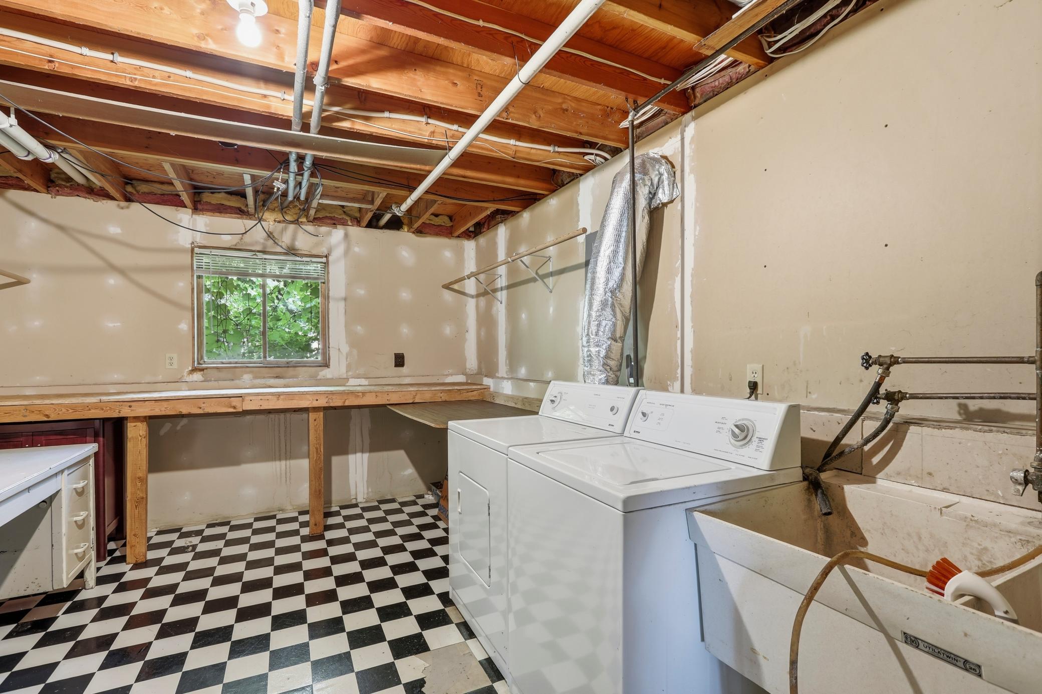 Oversized laundry room