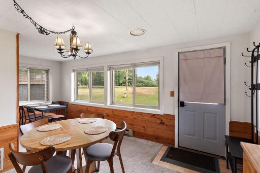 Dining/foyer