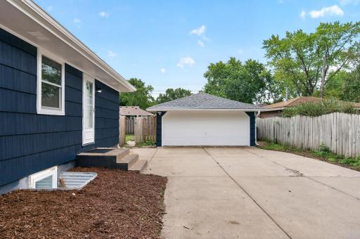 5307 66th Avenue N, Brooklyn Center, MN 55429