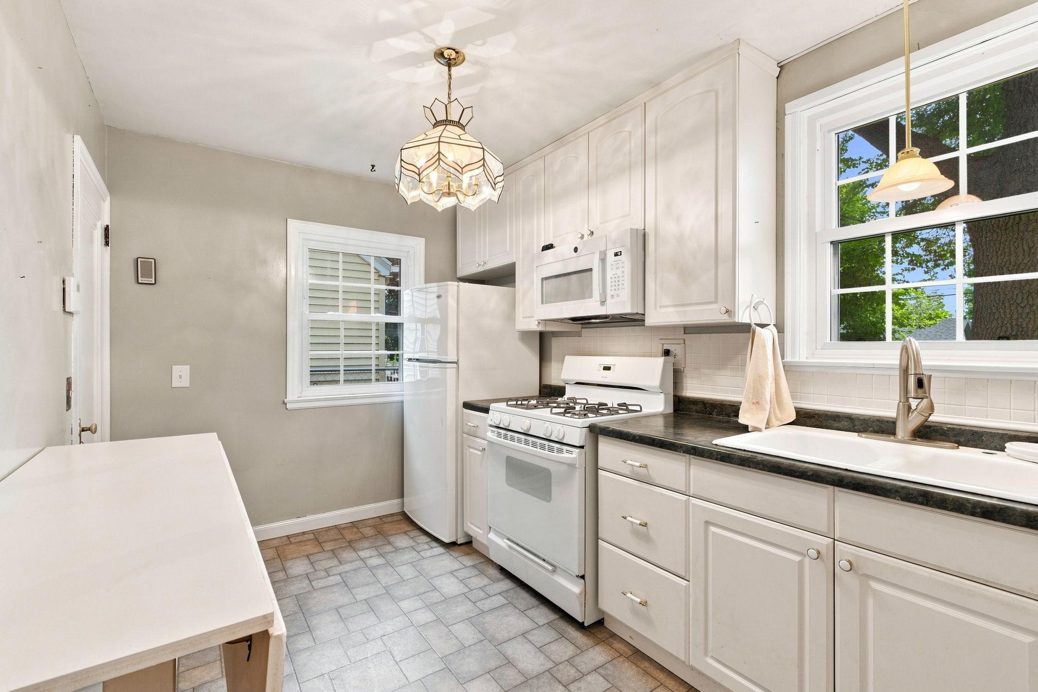 Nice size kitchen with good counter space