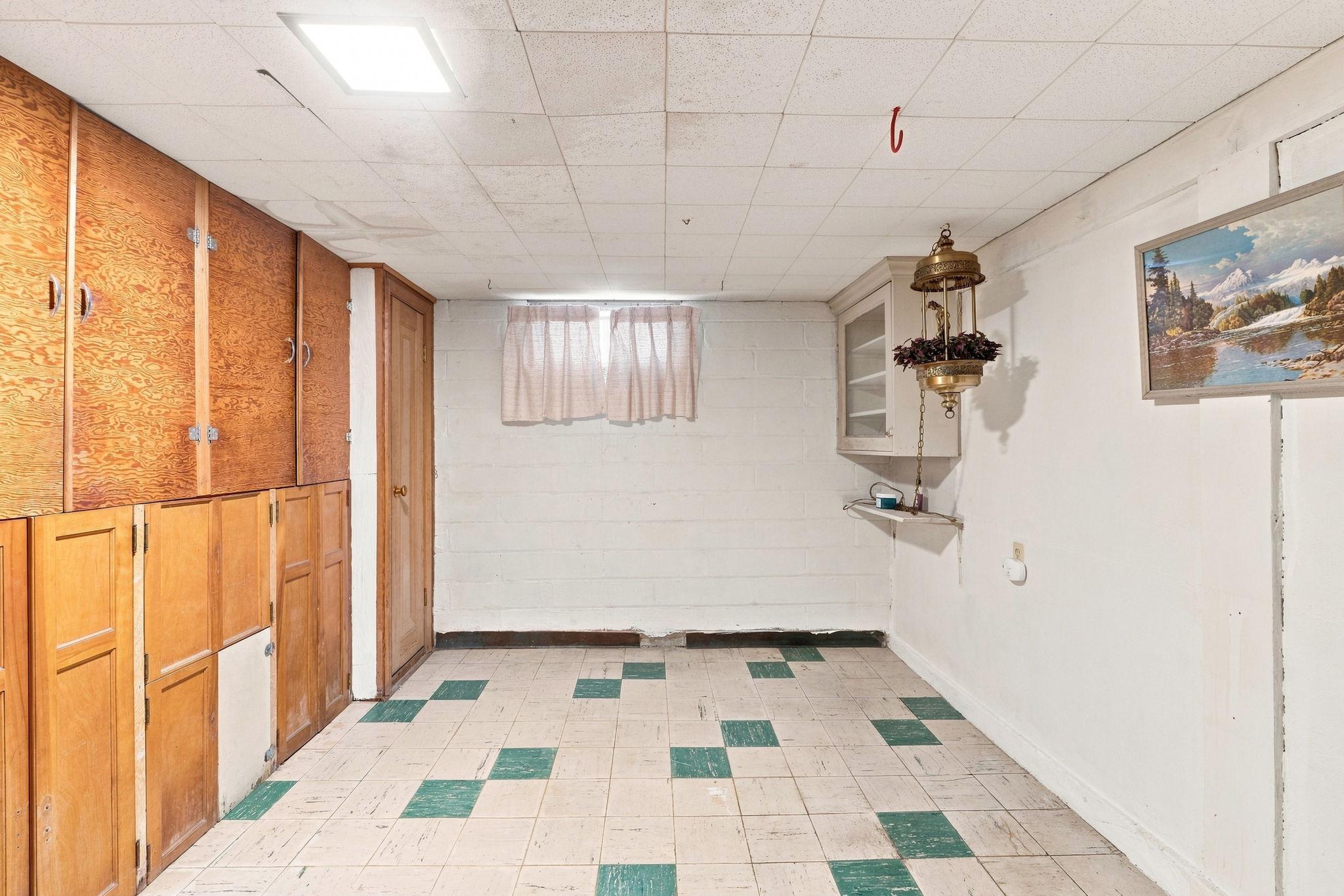 Great potential for family room