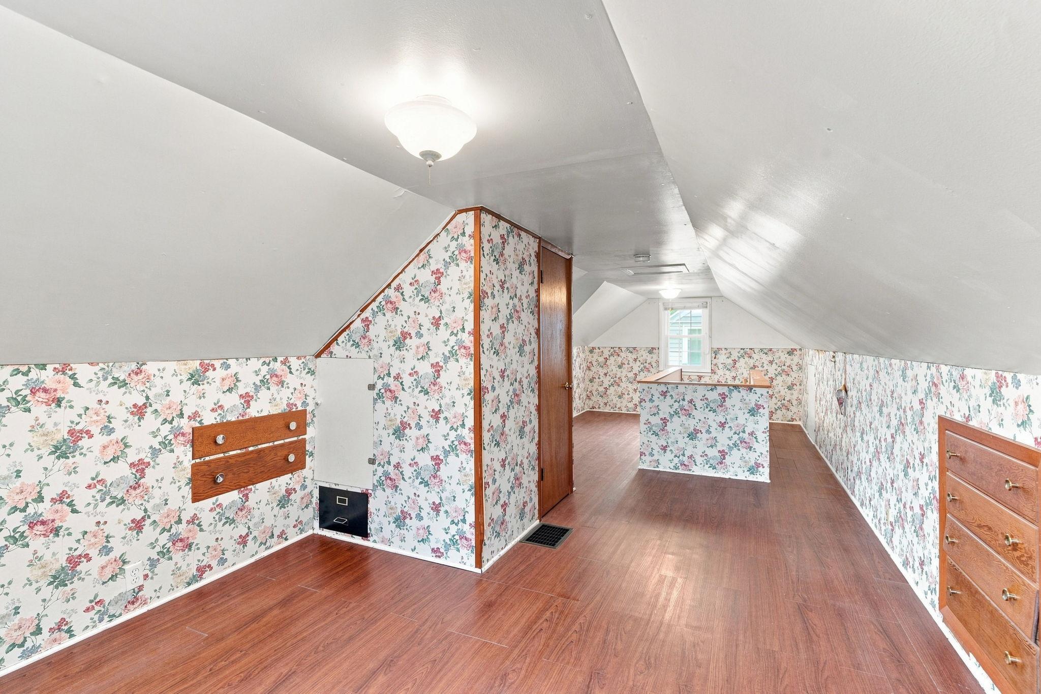 Additional room for a dresser