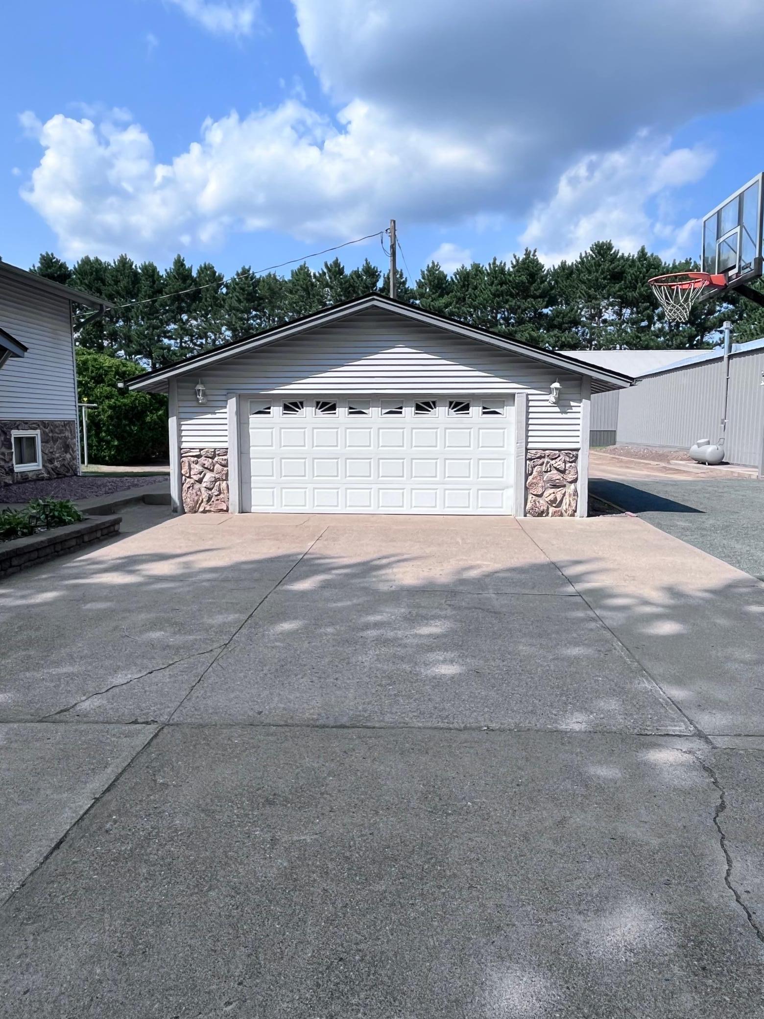 24' x 24' Garage