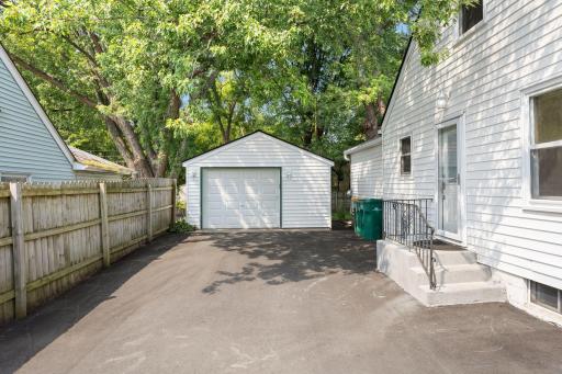 3727 Yates Avenue N, Crystal, MN 55422