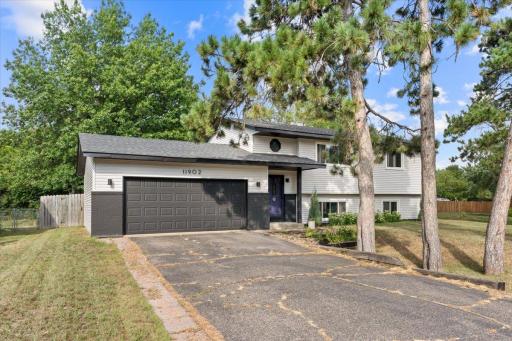 11902 Wisconsin Avenue N, Champlin, MN 55316
