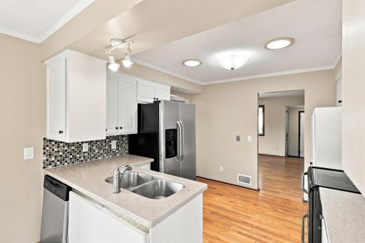 4076 Ensign Avenue N, New Hope, MN 55427