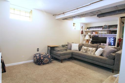 4142 Upton Avenue N, Minneapolis, MN 55412