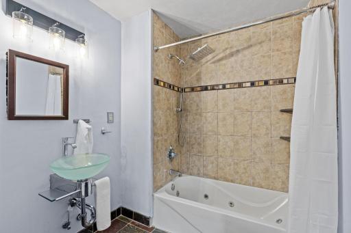 45-web-or-mls-8227 Blaisdell Ave S-45.jpg