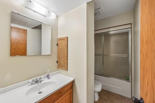 19-web-or-mls-Williston Rd-S1308-019.jpg