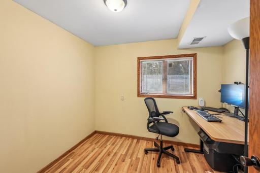 20-web-or-mls-Williston Rd-S1308-020.jpg