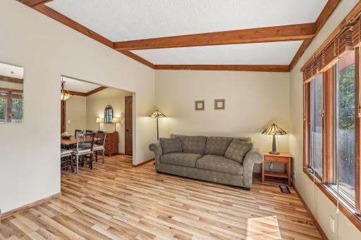7-web-or-mls-Williston Rd-S1308-007.jpg