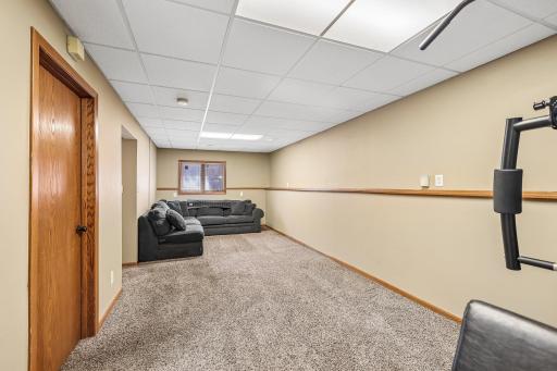 40-web-or-mls-Williston Rd-S1308-040.jpg