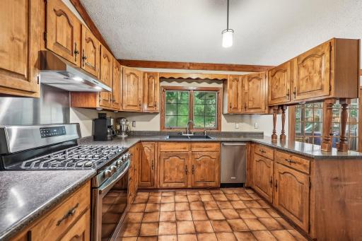 16-web-or-mls-Williston Rd-S1308-016.jpg