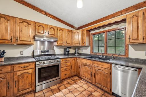 15-web-or-mls-Williston Rd-S1308-015.jpg