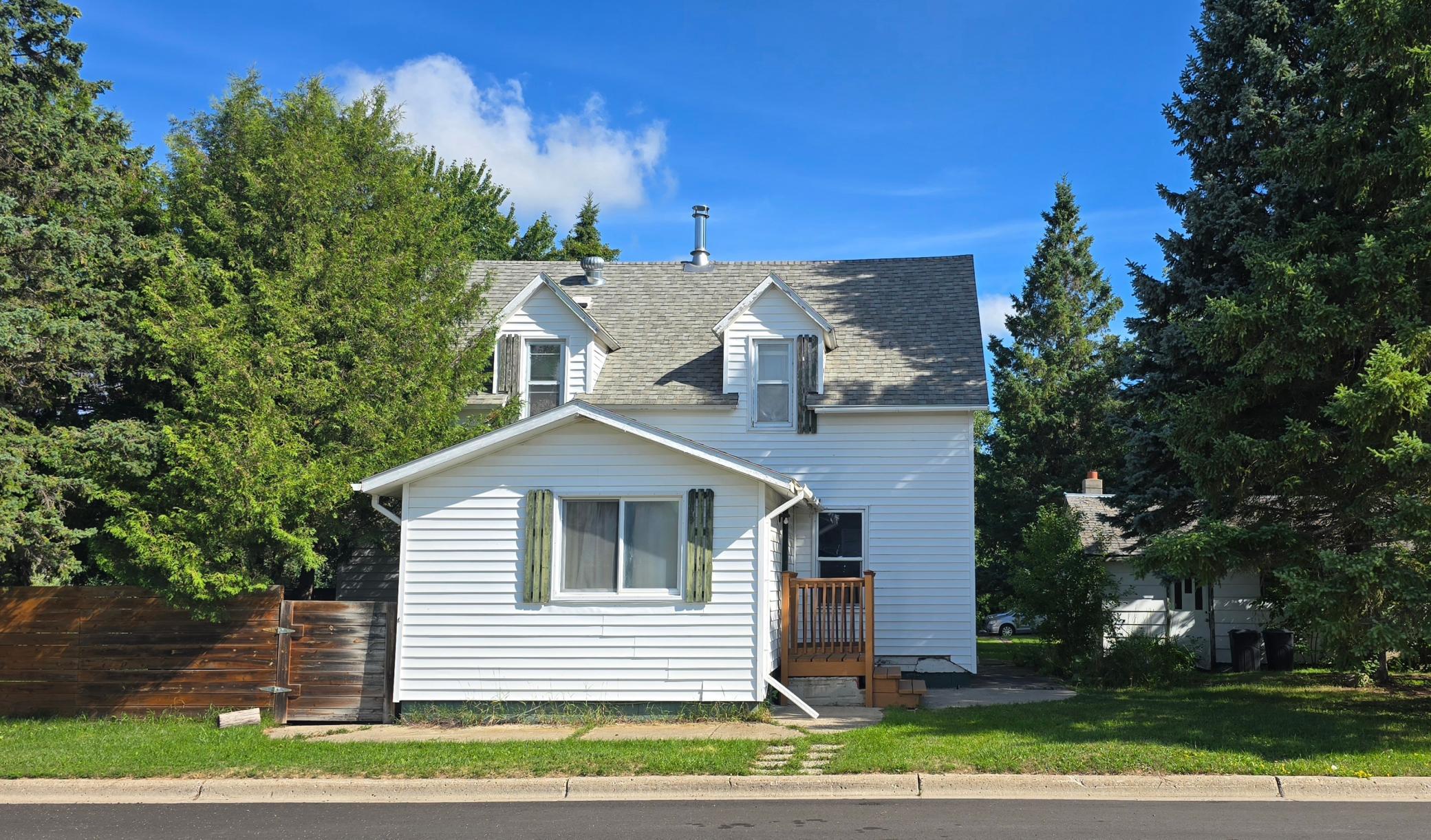 125 4th Avenue SE, Clearbrook, MN 56634