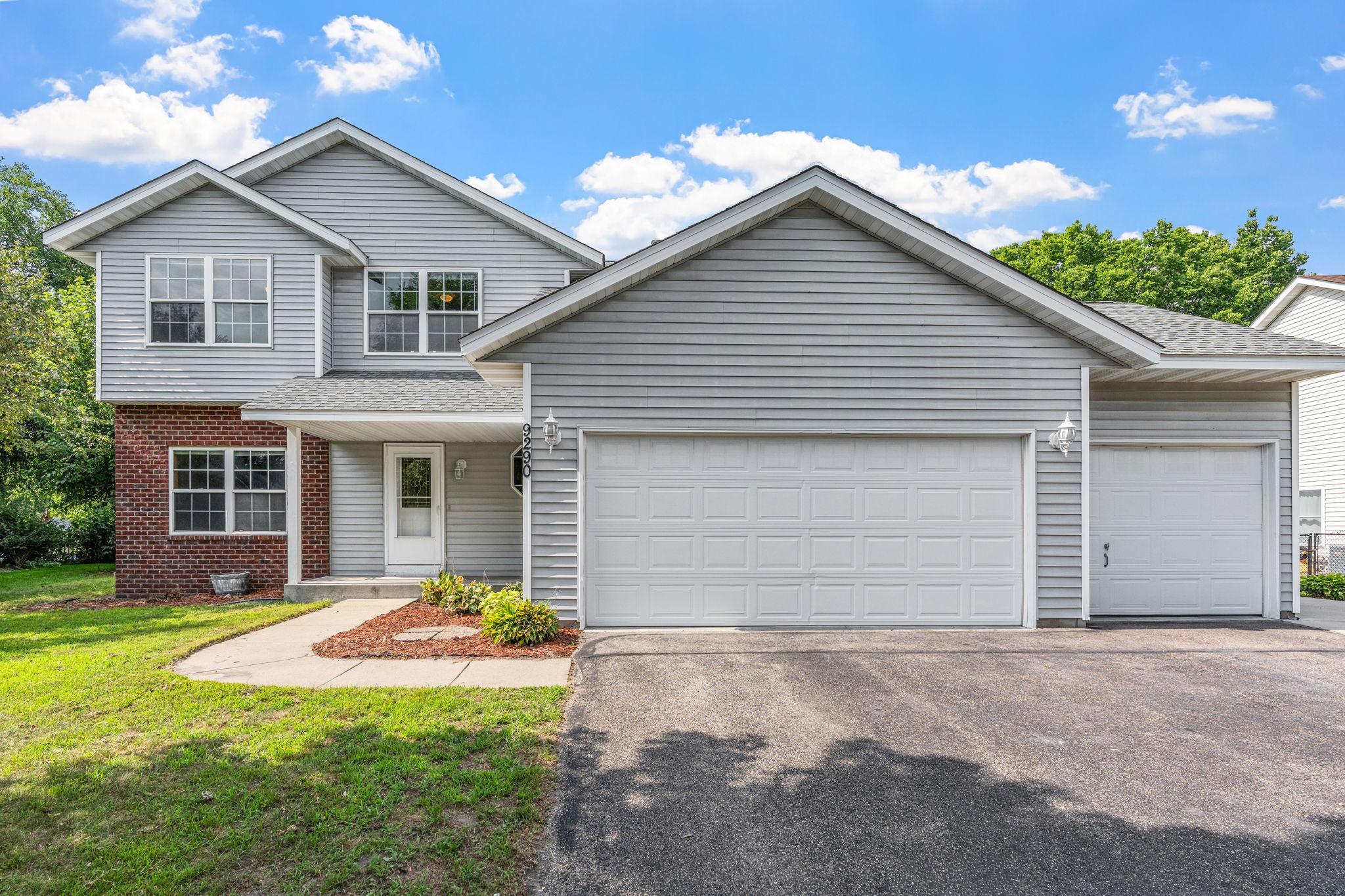 1-web-or-mls-9290 Creek Way-1.jpg